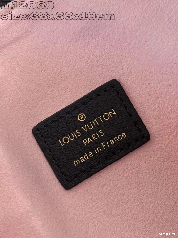 WIS HOBO COUSSIN LOUIS VUITTON MM 0319